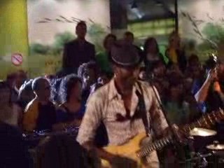 KEZIAH JONES AU METRO AUBER PARIS 06/09/2008 PARTIE 1