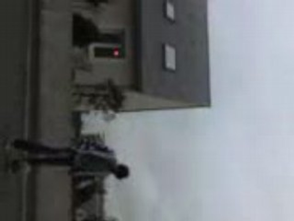 le portable de mathou defoncé par lui meme xD