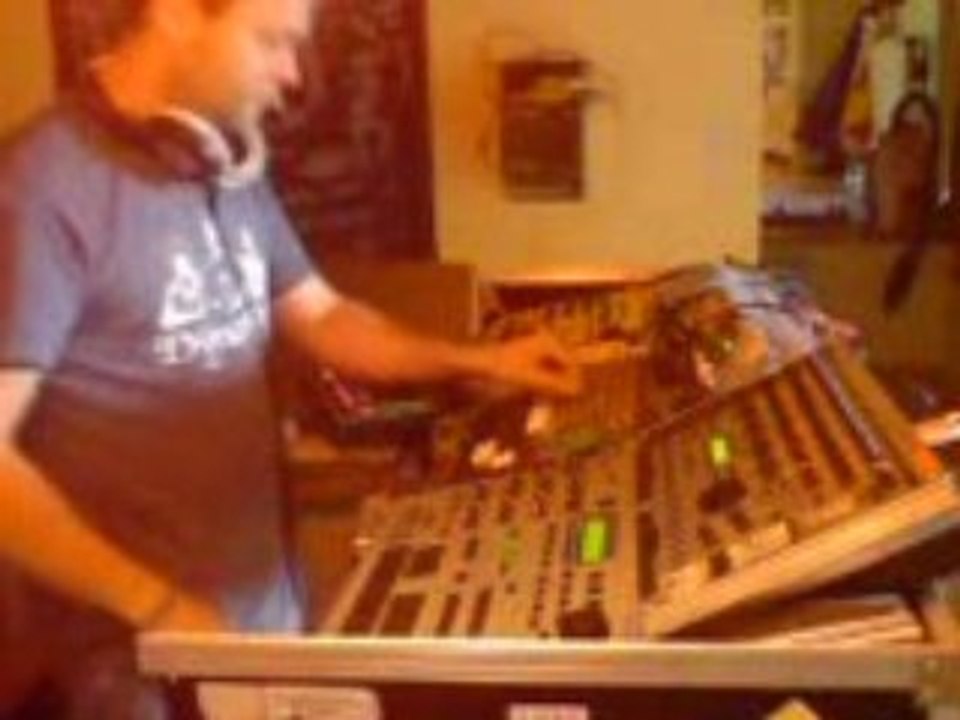 dj rouv