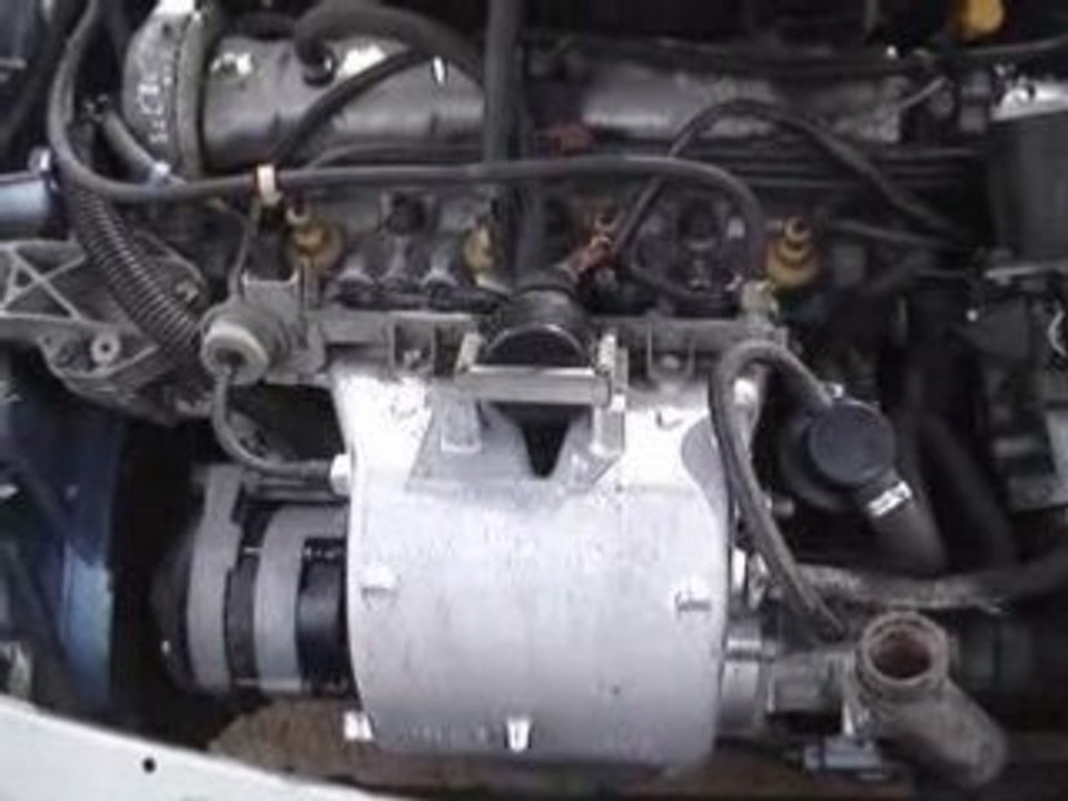 205 GTI bleu topaze 6 Septembre 2008  pompe à eau cassée