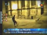 LOCO DE LAS PELOTAS