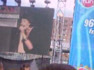 Videos Chérifa au concert a lille fun radio 1