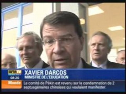 Xavier darcos soutien scolaire visite dans un lycée