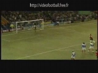 But de Cristiano Ronaldo : Frappe sous la barre