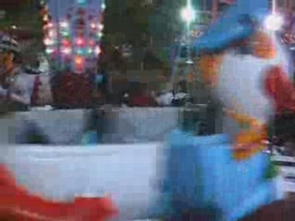 Elena 21 mois sortie au luna park 1