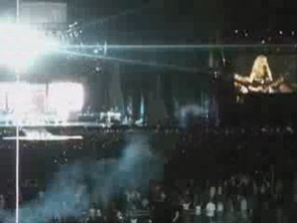 Sticky and Sweet Tour - Hung up