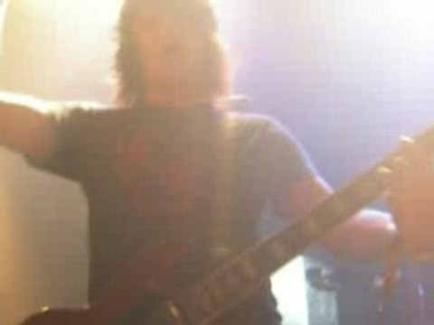 Elliot Minor The white one in evil nouveau casino Paris