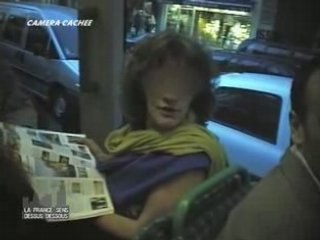 Embrouille  dans le bus ! (caméra cachée)