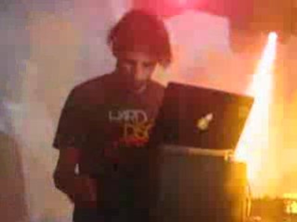 luke vibert live @ plateforme (Lyon avril 2008)