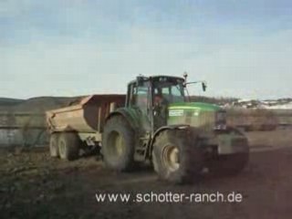 John Deere 7530 mit Krampe Mulde auf der Baustelle