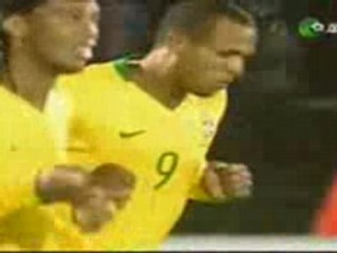 Chili 0 - 1 Brazil , Luis Fabiano