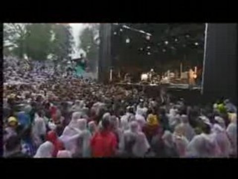 02 QOTSA - Feel Good Hit of the Summer Norwegian Wood 08