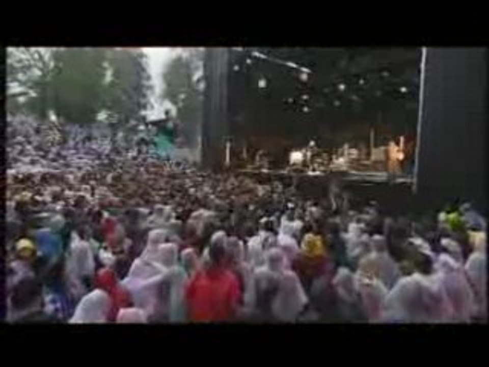 02 QOTSA - Feel Good Hit of the Summer Norwegian Wood 08