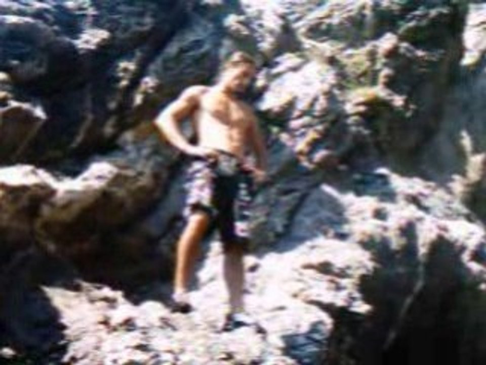 Laurent saute à l'eau