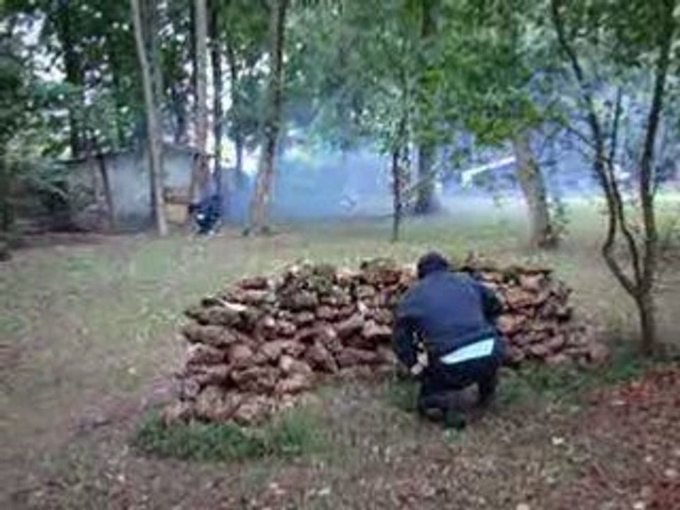 08/09/08 paintball fumi