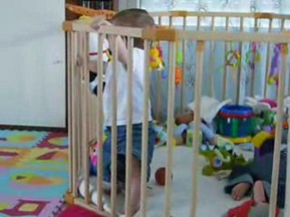 Capucine se met debout toute seule