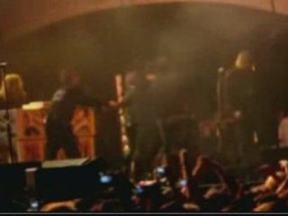 Oasis star Noel Gallagher attacked on stage in Toronto