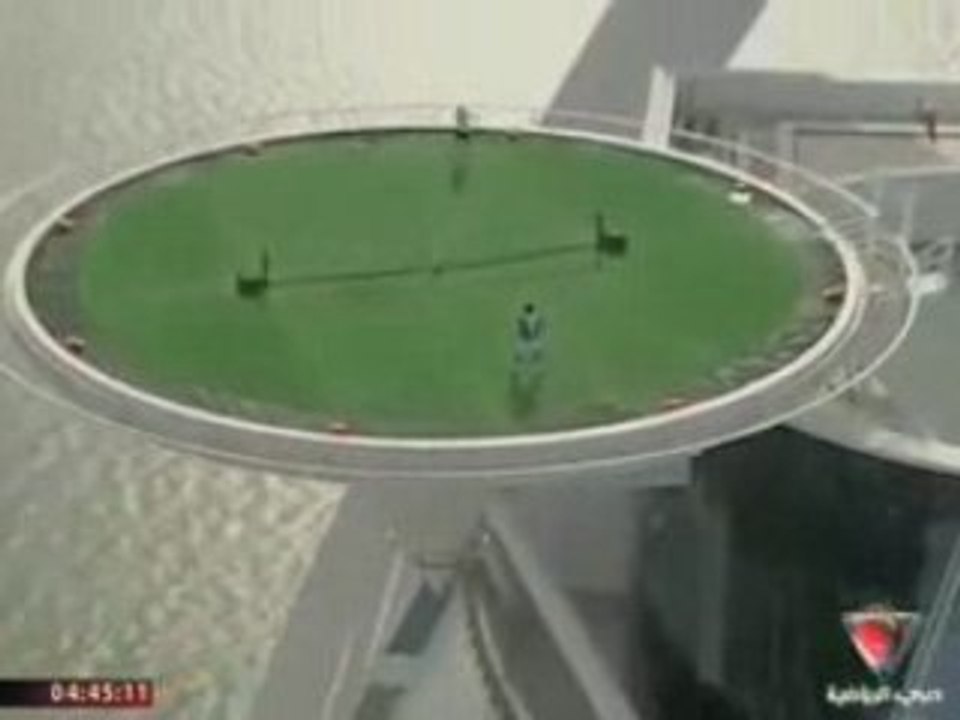 Roger Federer vs Agassi - Dubai Hotel