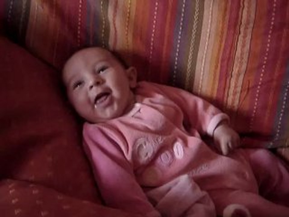 mélie essaie de se relever (2)