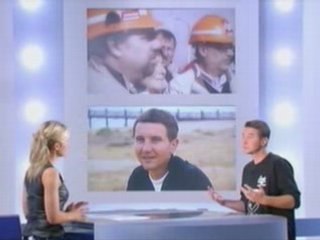 Besancenot sur canal+ avec tee shirt CGT Goodyear