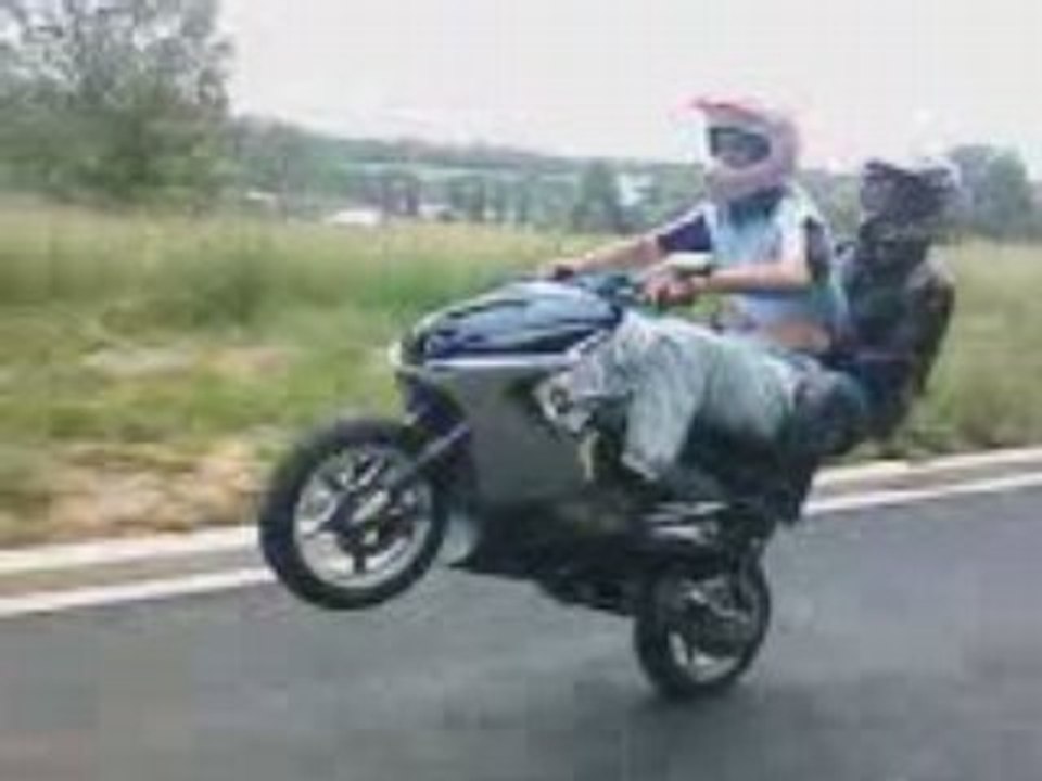 Dayan et dono ac le scoot a dono
