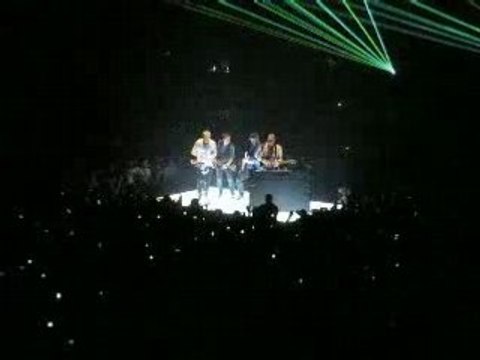 Coldplay Viva la Vida Tour Paris Bercy God Put A Smile Upon