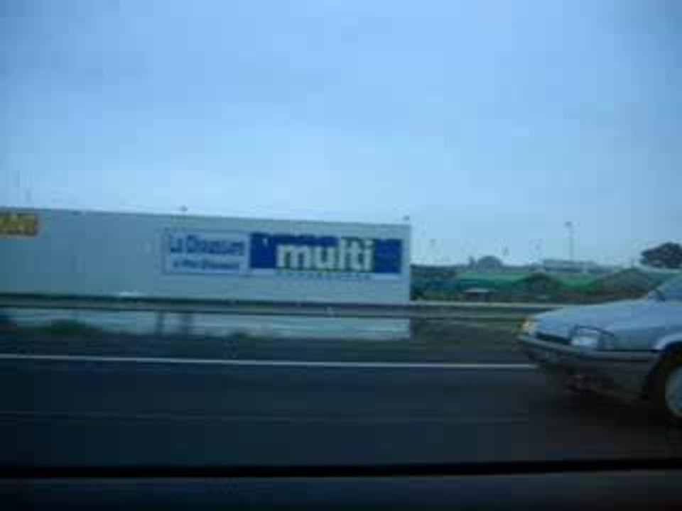 BX qui chauffe une Subaru