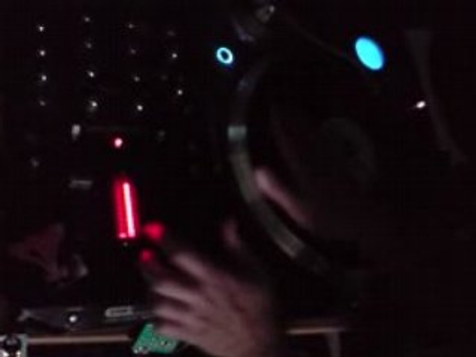 V180808_18.38