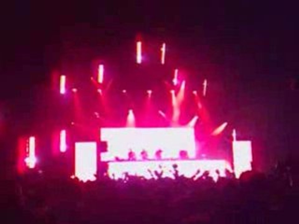 Birdy Nam Nam @ Olympia - ext2 - Show Me The Sound