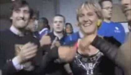 Nadine Morano danse tout le dimanche.