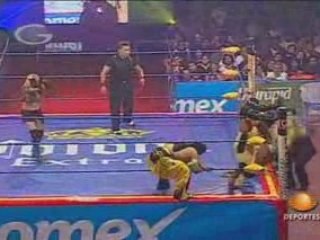 Gran Apache & Mari Apache vs Oriental & Cinthia Moreno (2)