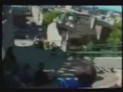 Régis et la descente des escaliers en vélo