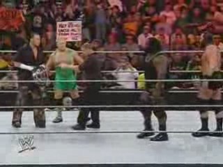 Matt Hardy & Finlay vs Mark Henry & Mike Knox 9.9.08 P1