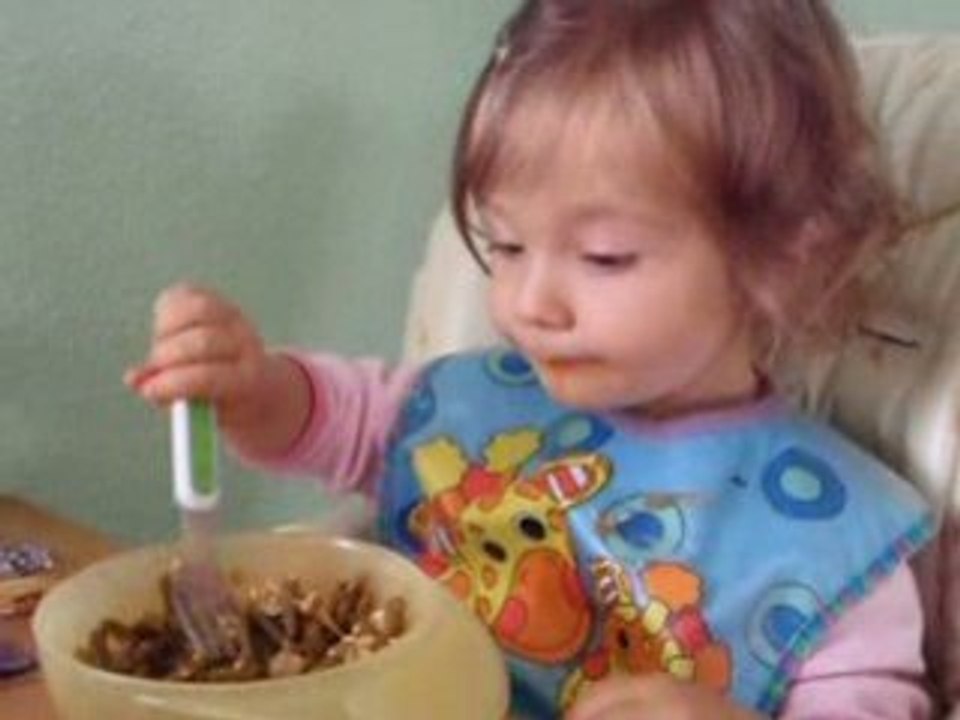 carla mange toute seule 20/08/08