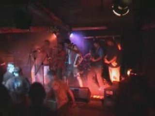 Intro girl on the right side @ rülps