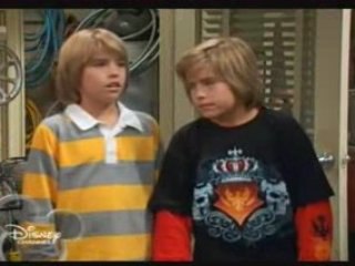 La vie de palace de Zack et Cody 2x15 Hôtel parallèle!