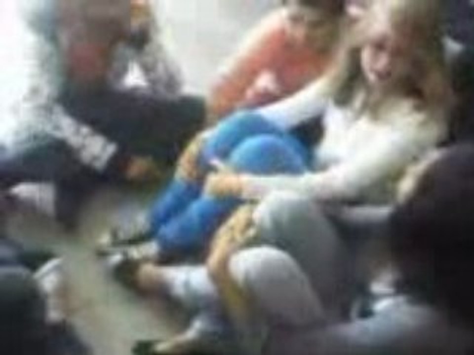 léa et moi , on veut jouer aux cartes :D