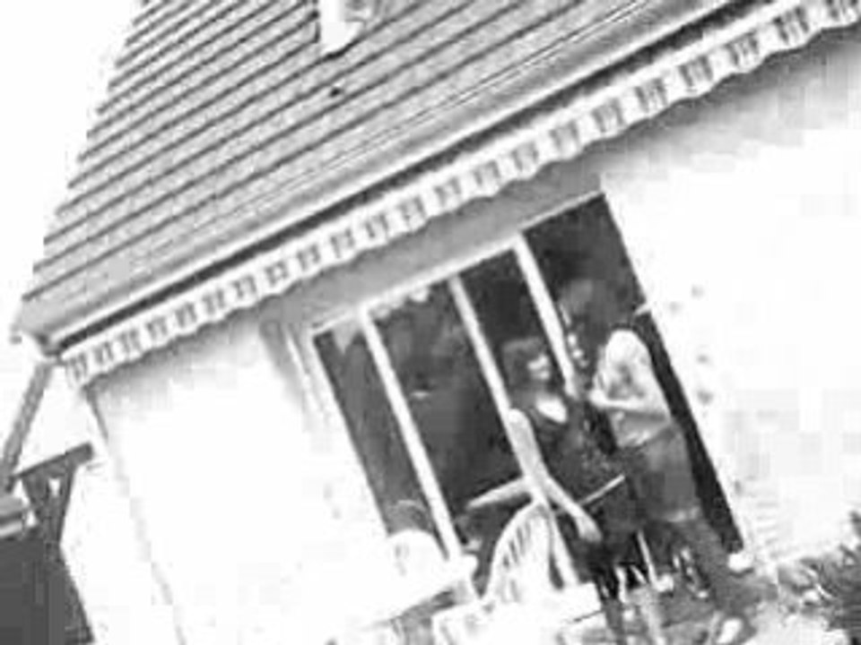 Marjo' qui saute ( L )
