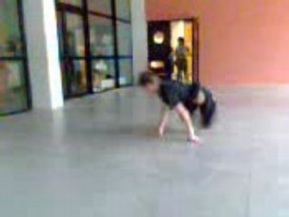 breakdance ( c un pote a linternat de mon lycée