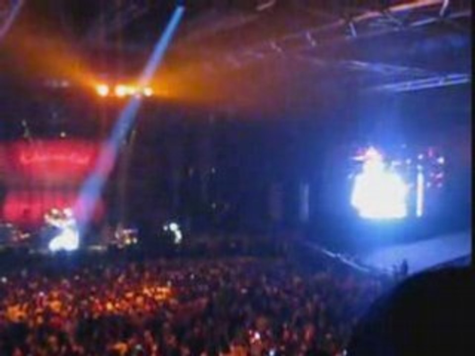 L'Arc~en~Ciel Concert - Dernier discours de Hyde