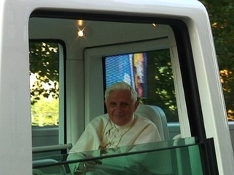 Benoît XVI : un Pape à Paris