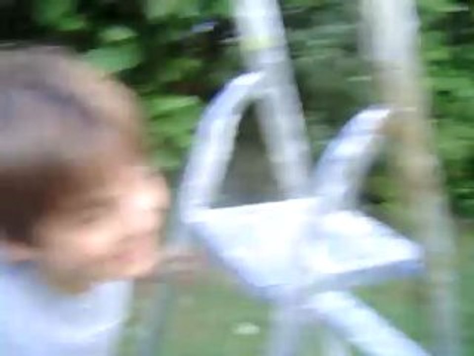 clément fait du skate