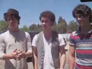 JONAS BROTHERS- interview