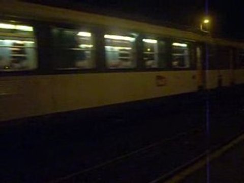 départ de la bb 26161 avec un train de nuit à cerbère