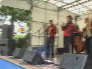 Fete de Quartier des Champs-Elysées : Jackass Brass Band