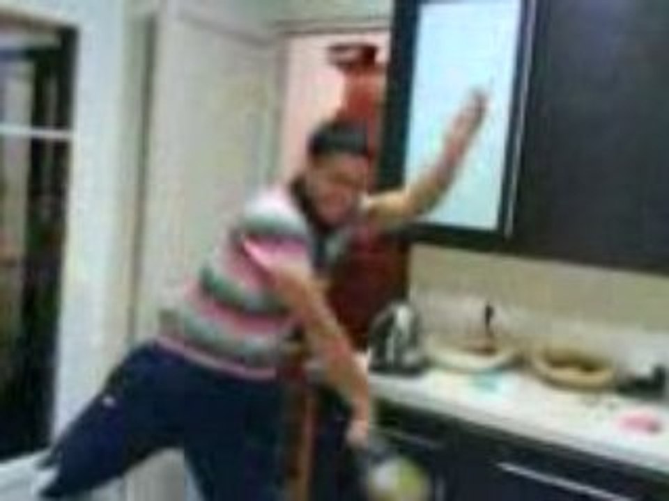 07-09-08: Pétage de plomb chez Kiki