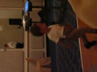 BAPTISTE S INCRUSTE DANS UN SPECTACLE