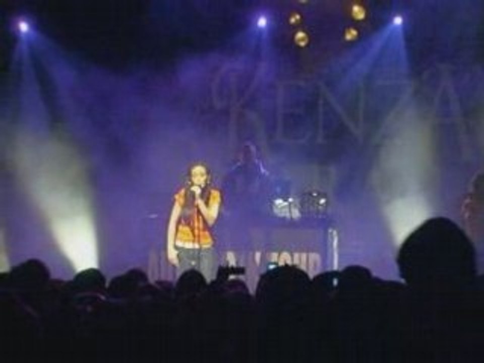 Kenza farah - Sa vie en image et musique