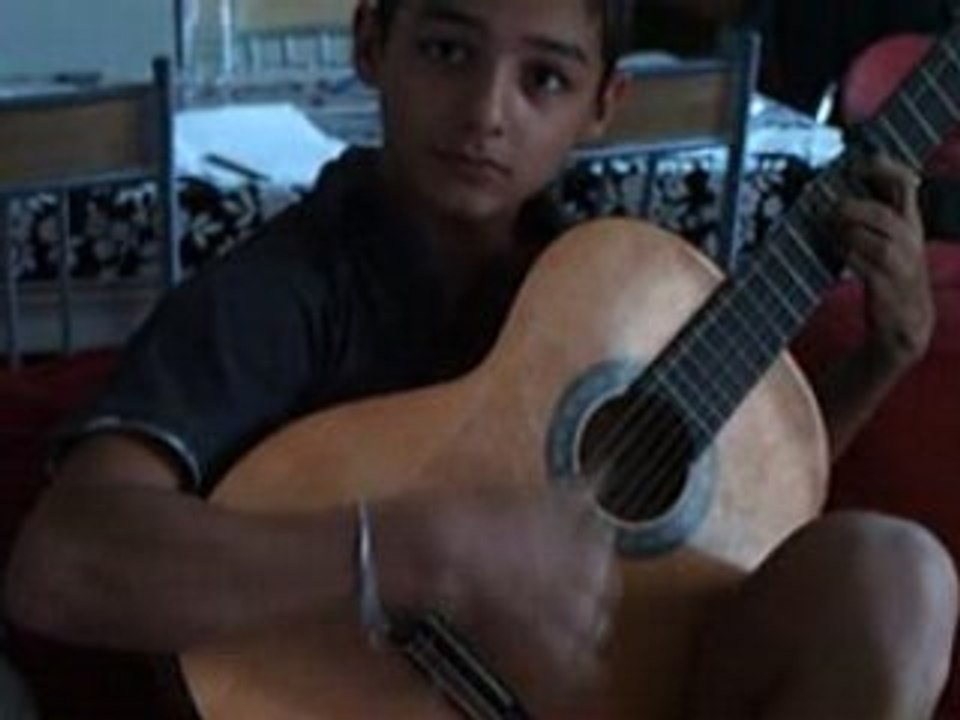 Antonio et sa guitare