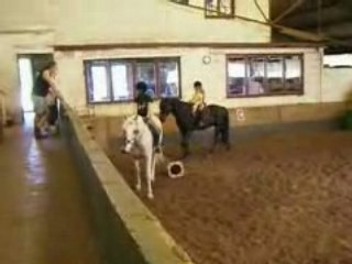 10-09-2008 Solange fait un tour de piste avec sa pte soeur